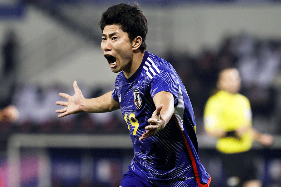 決勝ゴールを決めた細谷真大【写真：Getty Images】