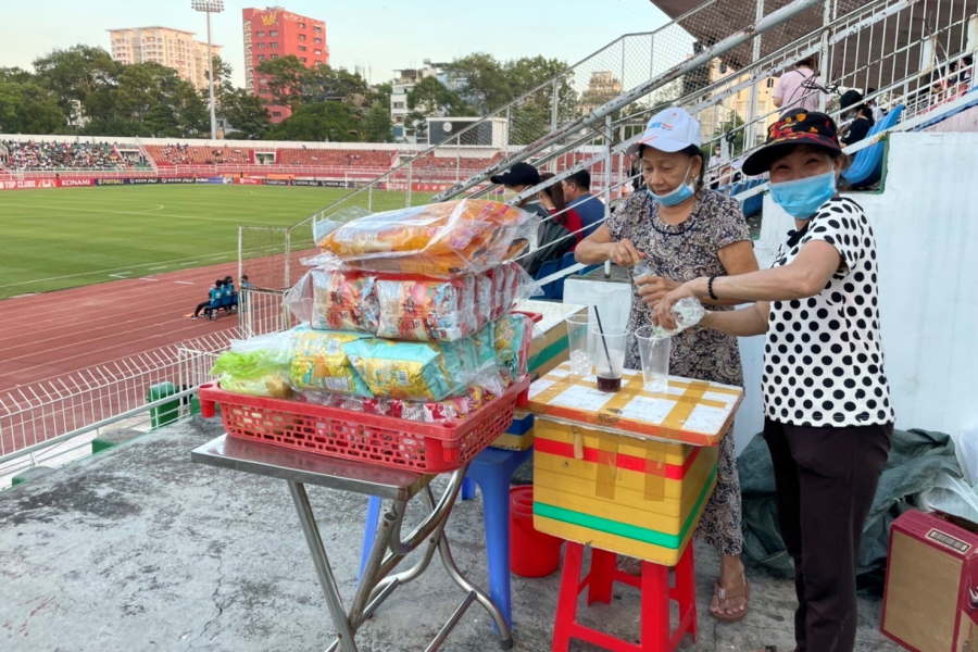 手売りされているスタジアム内の売店【写真提供：横浜F・マリノス】