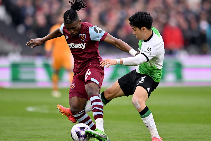 リバプールの遠藤航【写真：Getty Images】