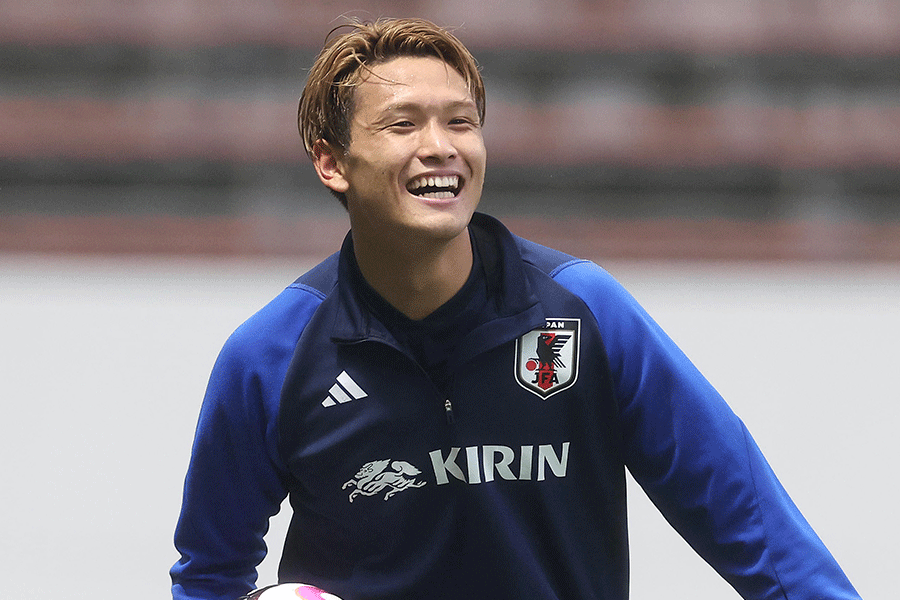 松木玖生の誕生日をお祝い【写真:産経新聞社】