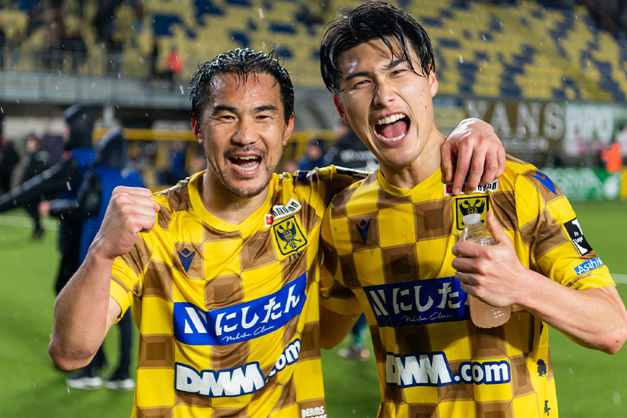 日本人選手らとともにベルギーでキャリアを歩む【写真：(C) STVV】