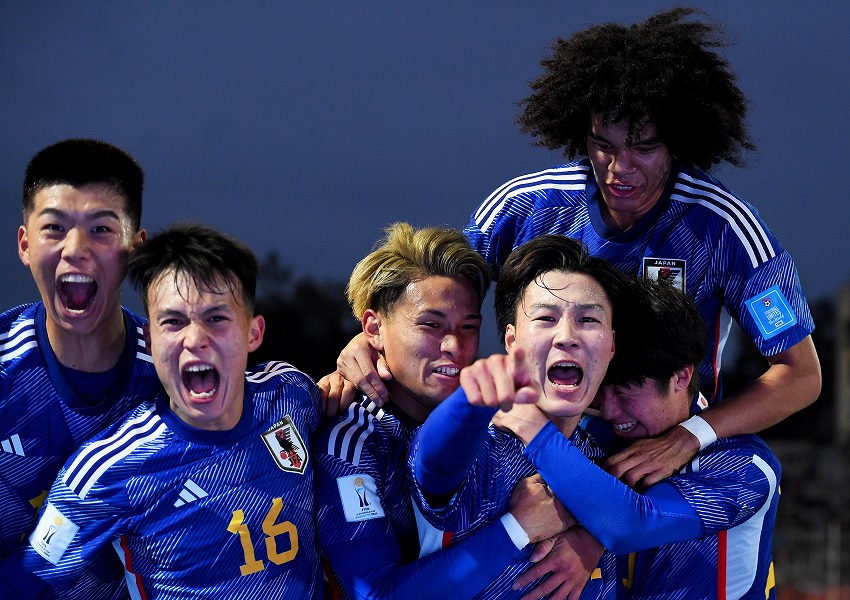 坂本一彩のゴールで日本代表がリード【写真:Getty Images】