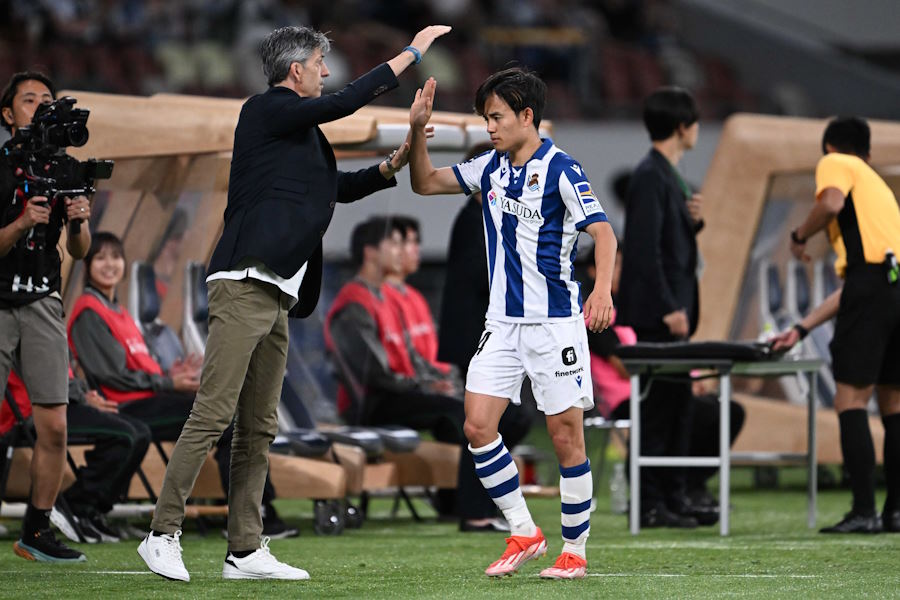 久保建英の交代でどよめき【写真：徳原隆元】