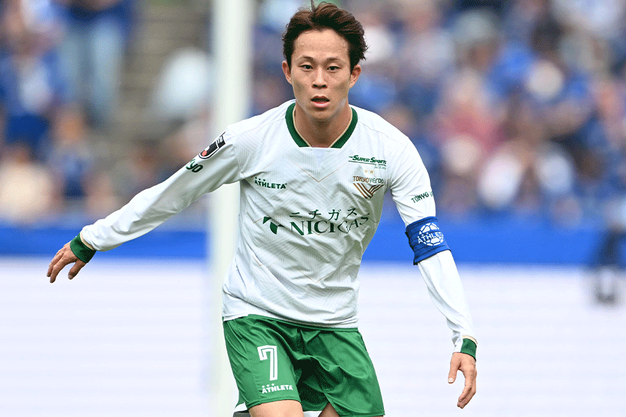 森田晃樹が酒井高徳を翻弄【写真:徳原隆元】