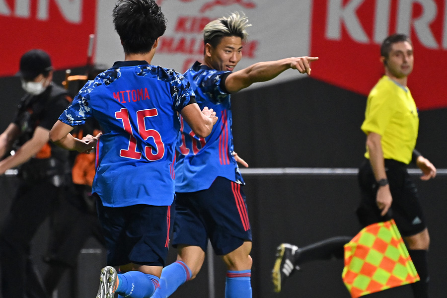 先制ゴールを決めたFW浅野拓磨【写真：Getty Images】