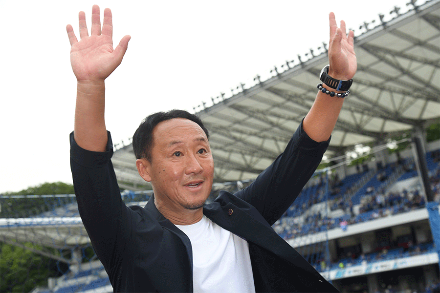 町田を率いる黒田剛監督【写真:徳原隆元】
