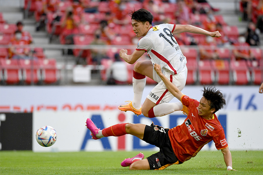 上田綺世のゴールはハンドで取り消しに【写真:Getty Images】