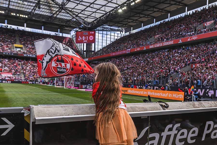 Jリーグで話題になった“無料招待”、ドイツでの状況とは？【写真：Getty Images】