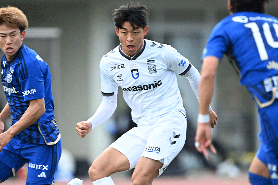 町田戦で半田陸が退場処分に【写真:徳原隆元】