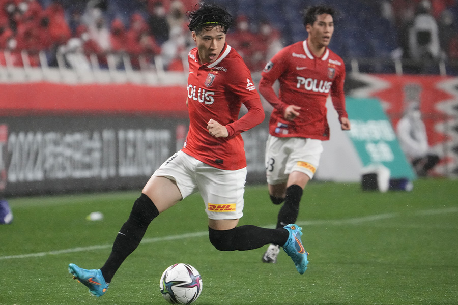 今季初ゴールを決めた松尾佑介【写真：Getty Images】