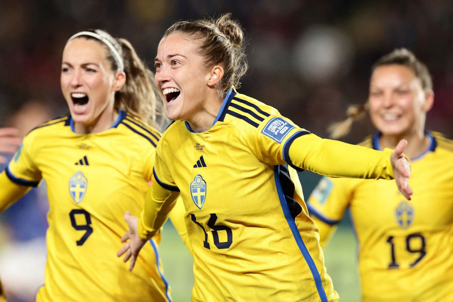 チーム2点目を決めたスウェーデン女子のフィリッパ・アンゲルダル【写真：ロイター】