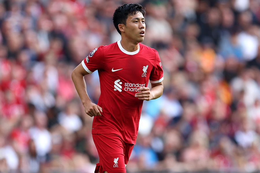 リバプールでプレーする遠藤航【写真：Getty Images】