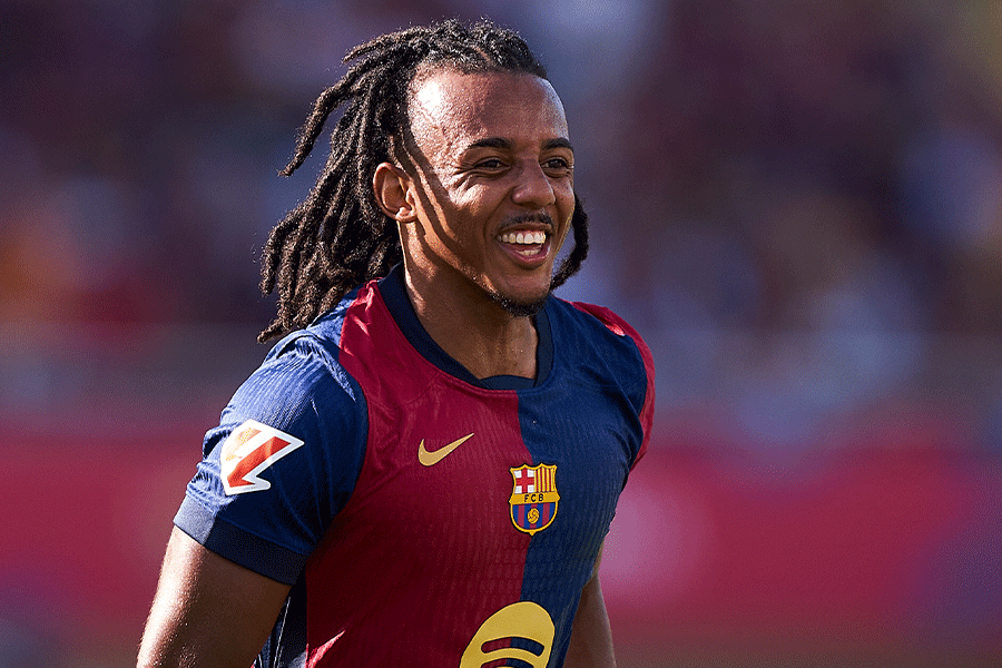 バルセロナでプレーするジュール・クンデ【写真:Getty Images】
