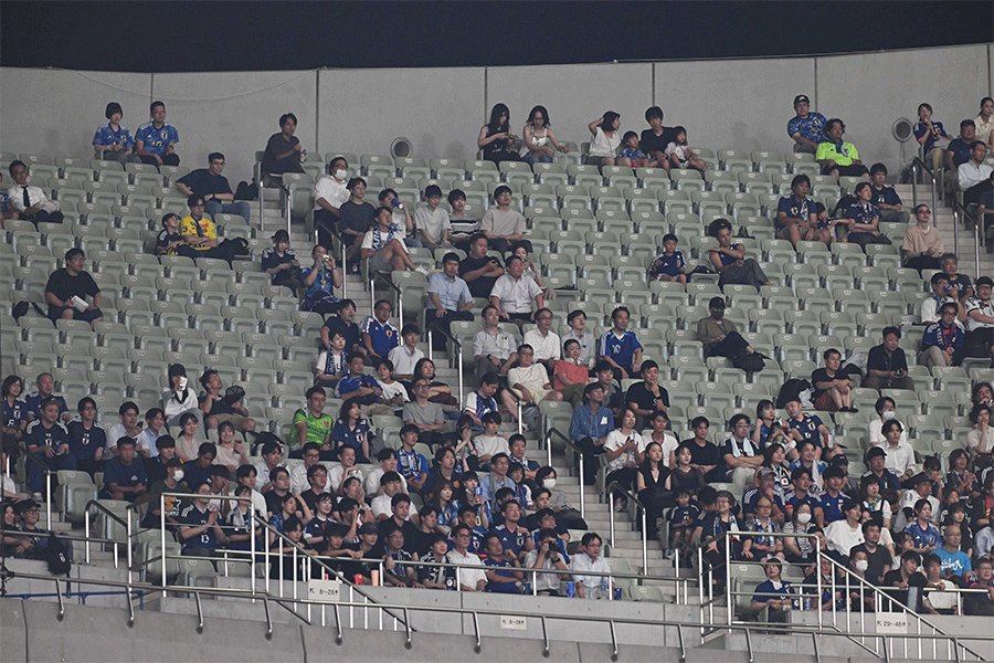 空席が目立った埼玉スタジアム【写真：徳原隆元】