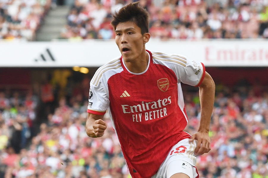 ユナイテッド戦に途中出場した冨安健洋【写真：Getty Images】