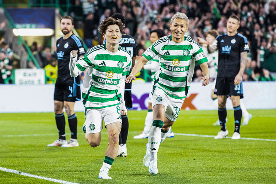 セルティック・古橋亨梧(左)【写真:Getty Images】