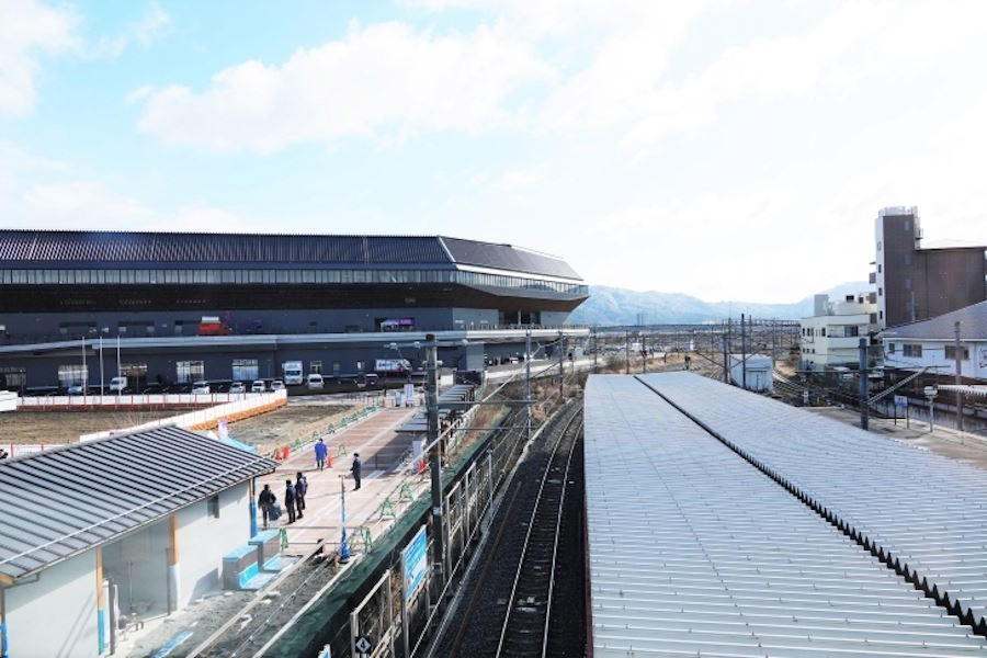 駅から見たサンガスタジアムby KYOCERA【写真:Noriko NAGANO】