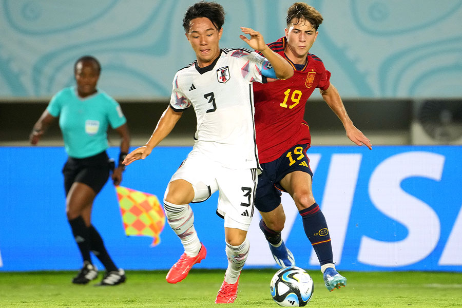 スウェーデンで評価を高める小杉啓太(写真は代表時)【写真:Getty Images】