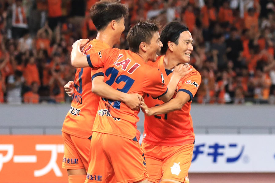 清水と横浜FCの首位攻防戦は1-1のドロー決着に【写真:mm】