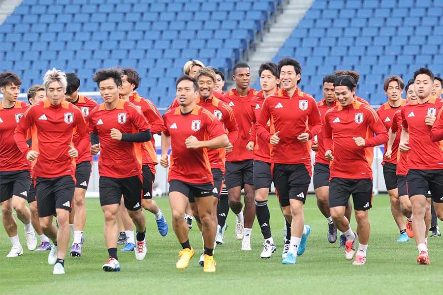 日本代表FWの変貌ぶりが話題【写真:FOOTBALL ZONE編集部】