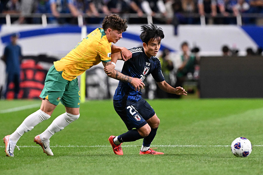 日本代表はオーストラリアの守備に苦戦【写真:徳原隆元】