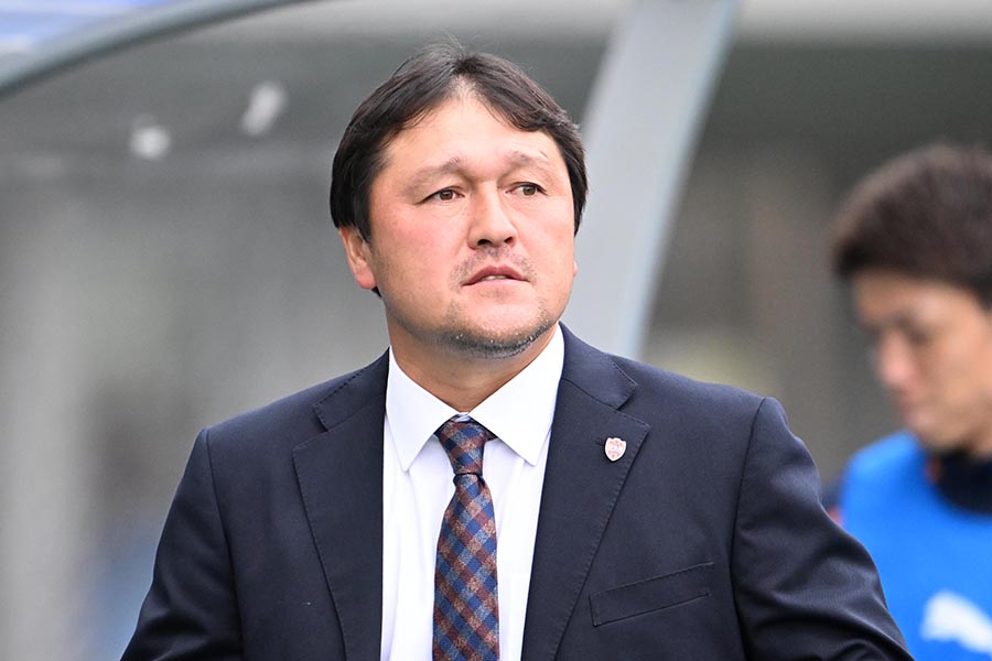 清水を率いる秋葉忠宏監督【写真:徳原隆元】