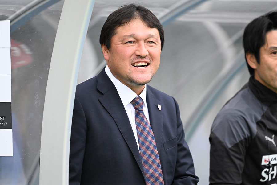清水を率いる秋葉忠宏監督【写真:徳原隆元】