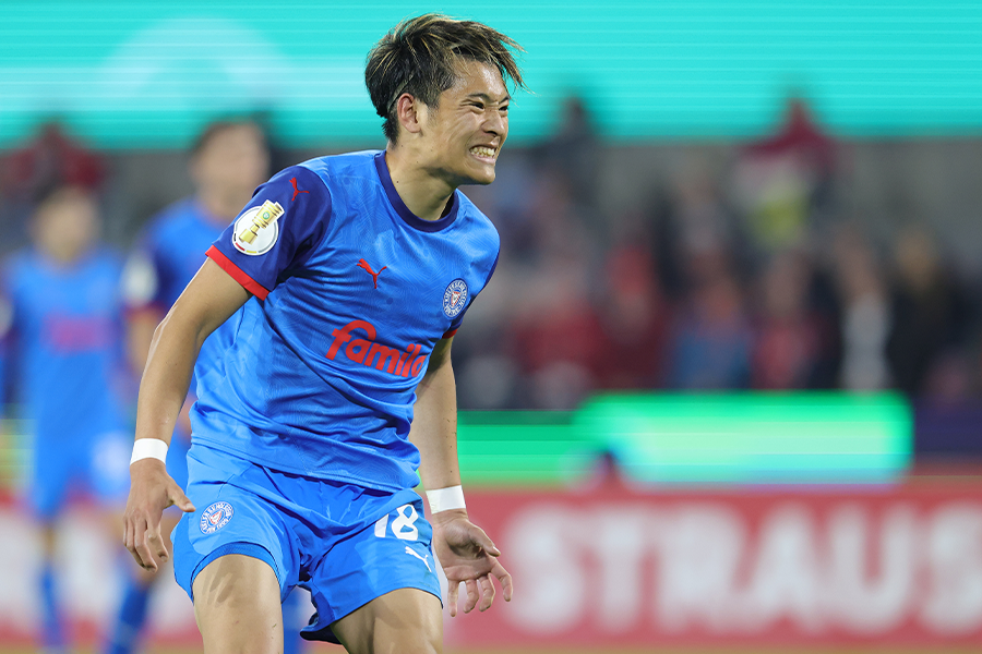 キールでプレーする町野修斗【写真:Getty Images】