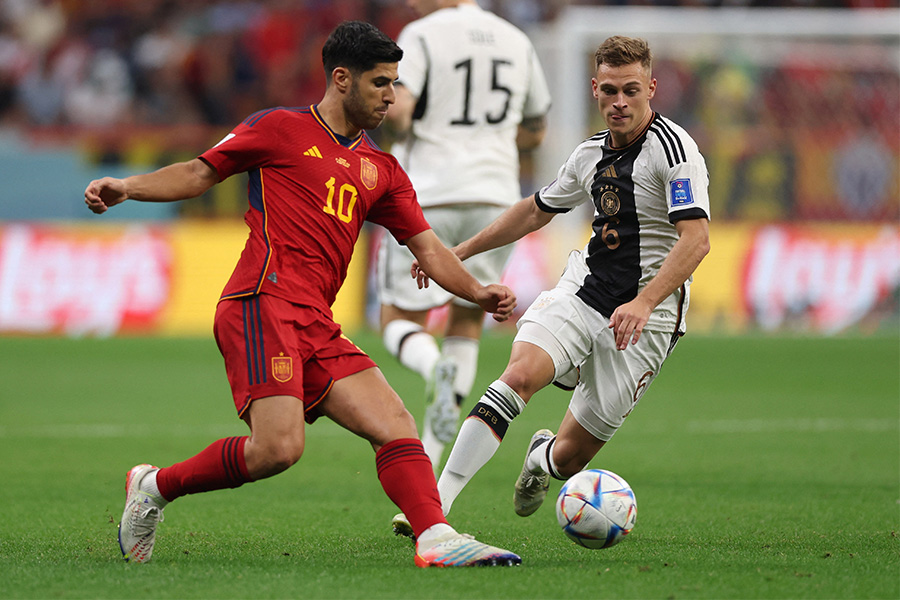 サッカーワールドカップ、スペインとドイツ分ける 日本E組2位
