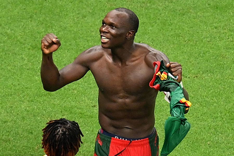 ゴール直後に退場となったFWヴァンサン・アブバカル【写真：ロイター】