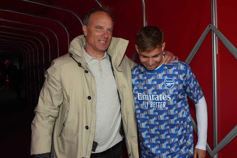 デニス・ベルカンプ氏【写真:Getty Images】