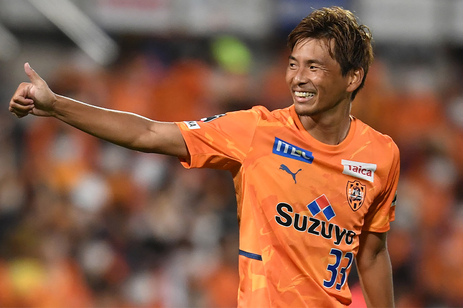 清水でプレーする乾貴士【写真：Getty Images】