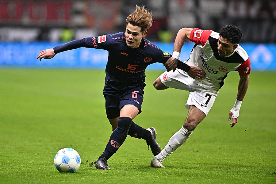 マインツで活躍する佐野海舟【写真:Getty Images】