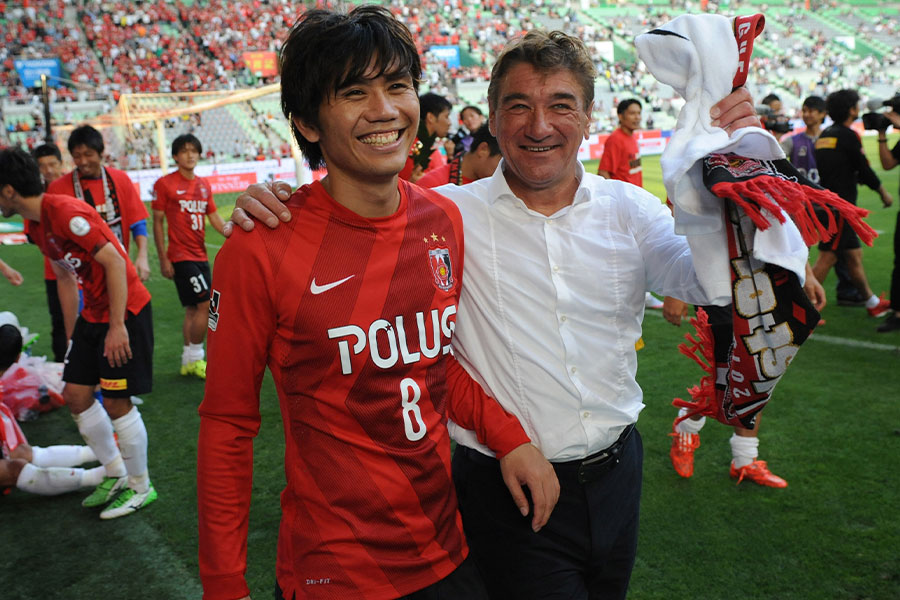 長年タッグを組んだ柏木陽介とペトロヴィッチ監督【写真:Getty Images】