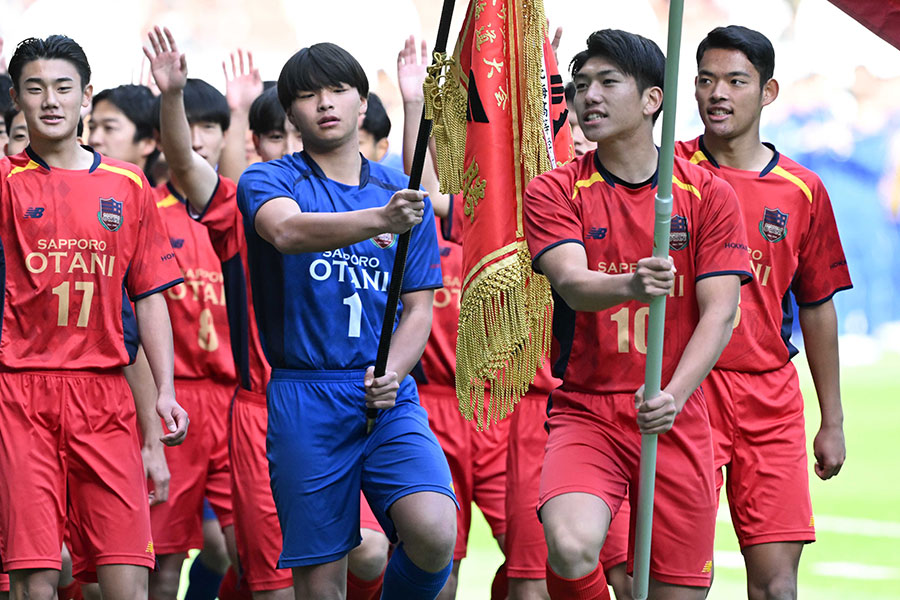 札幌大谷の主将を務める笹修大(10番)【写真:徳原隆元】