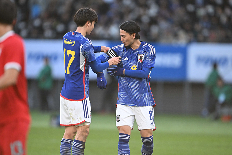 試合途中からキャプテンマークも巻いた【写真:徳原隆元】