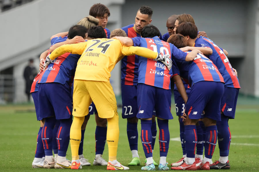 沖縄キャンプをスタートさせたFC東京【写真：Getty Images】