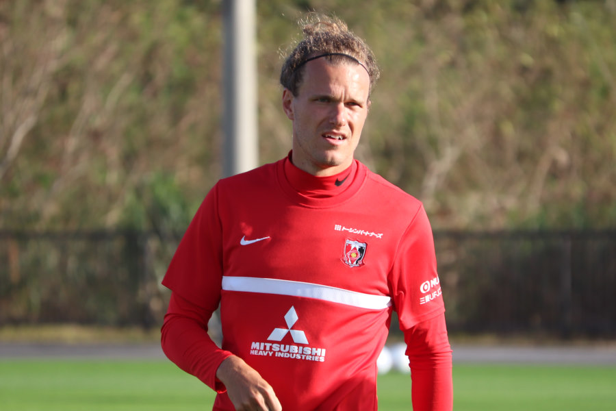 浦和の最終ラインで中心的な存在のDFアレクサンダー・ショルツ【写真:轡田哲朗】