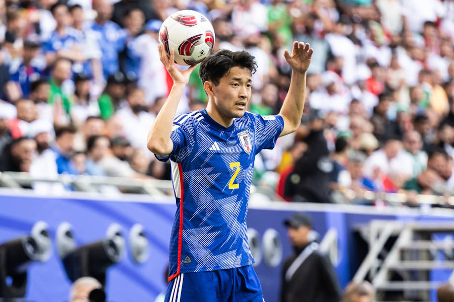 日本代表の菅原由勢【写真：Getty Images】