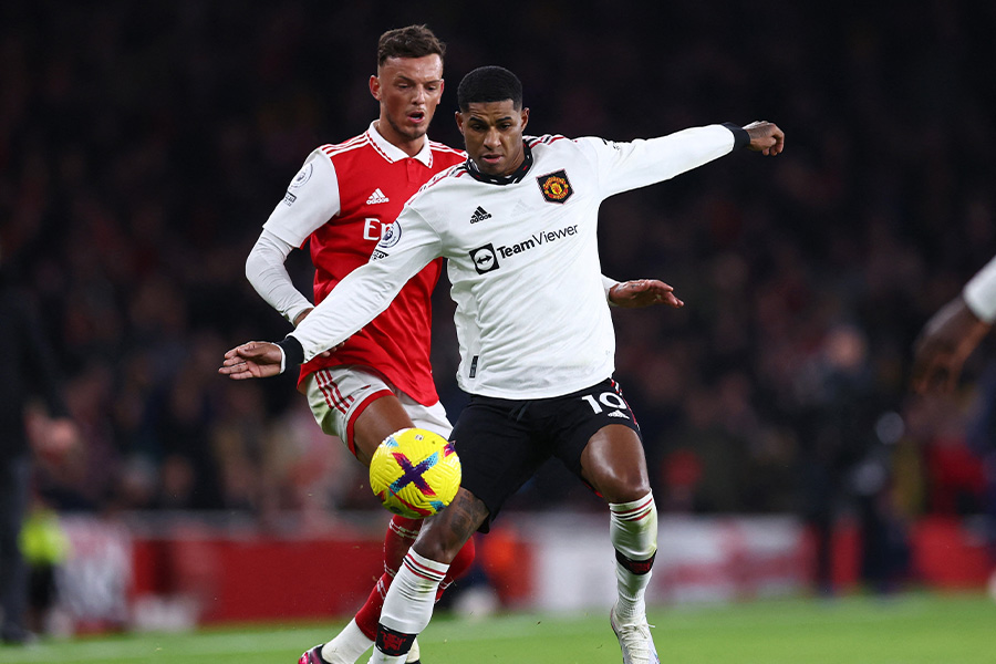 ラッシュフォードと対峙したベン・ホワイト【写真:ロイター】