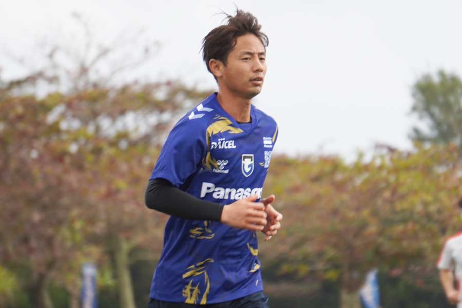 トレーニングマッチに出場した鈴木徳真【写真:FOOTBALL ZONE編集部】