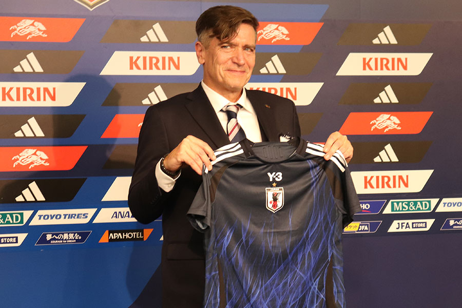 なでしこジャパンのニルス・ニールセン監督【写真:轡田哲朗】