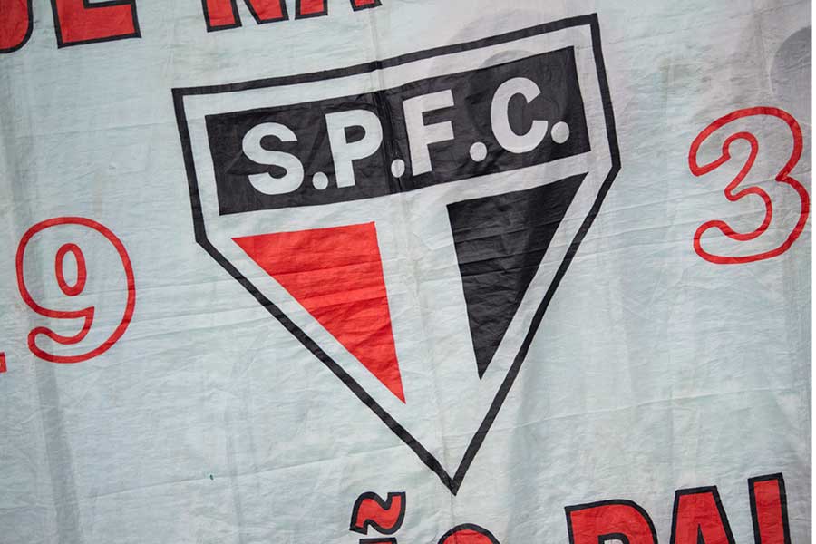 サンパウロ FC 直筆サイン ユニフォーム Yahoo!オークション -「サンパウロ ユニフォーム」の落札相場