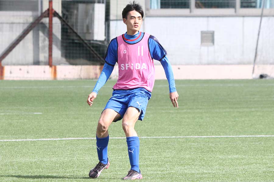 近畿大附属高校の咲本大【写真:FOOTBALL ZONE編集部】