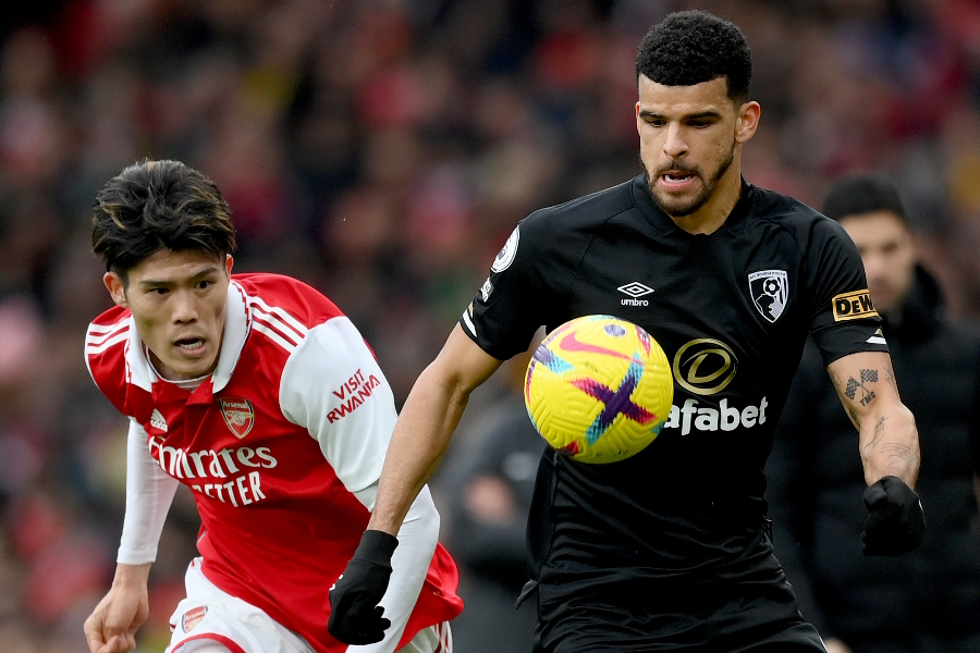 4試合ぶりに先発した冨安（左）【写真：Getty Images】