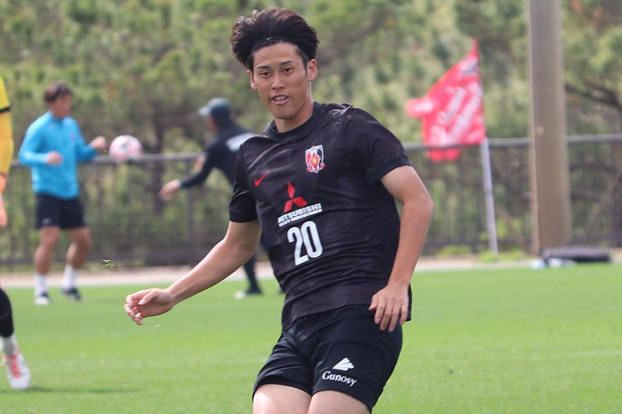 浦和の佐藤瑶大【写真：轡田哲朗】