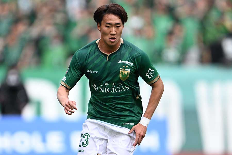 海外移籍の準備でチームを離脱した綱島悠斗【写真：徳原隆元】