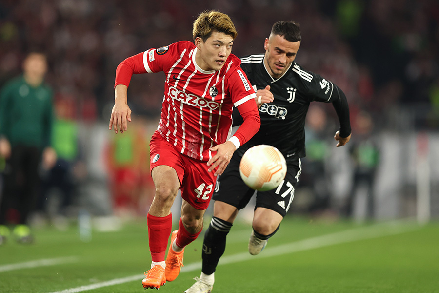 ユベントス戦に出場した堂安律【写真：Getty Images】