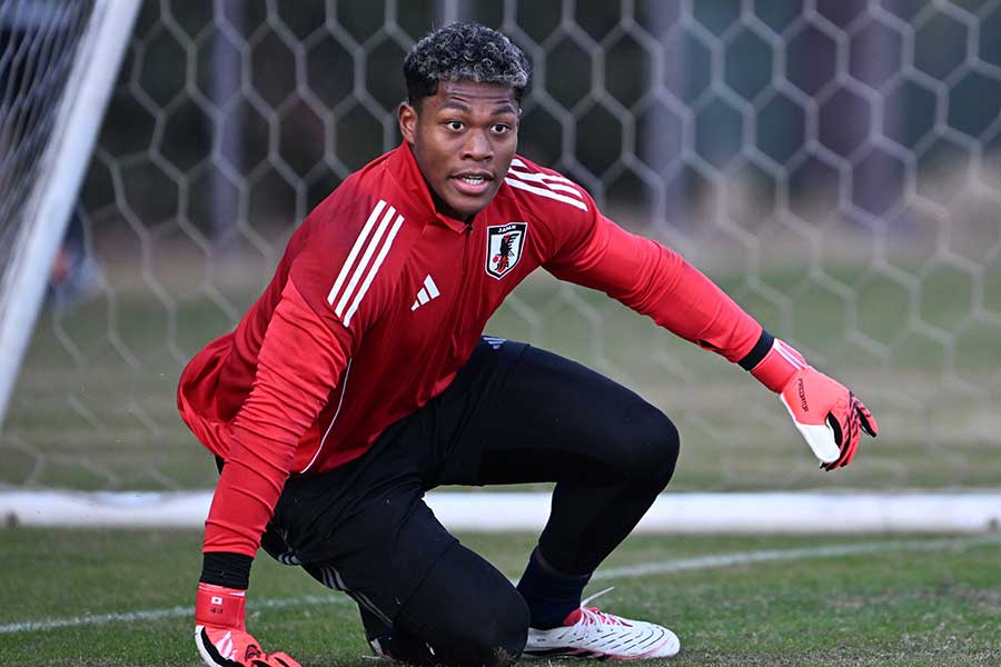 日本代表の鈴木彩艶【写真:徳原隆元】