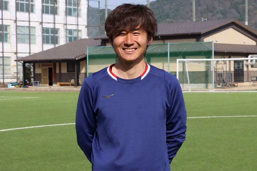 鳥取城北高の貫場貴之監督【写真:FOOTBALL ZONE編集部 】